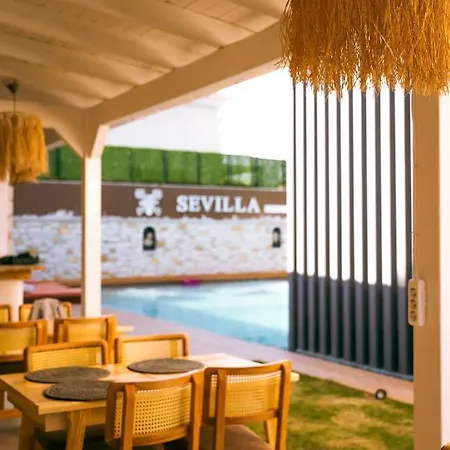 Hotel Sevilla Alacati *